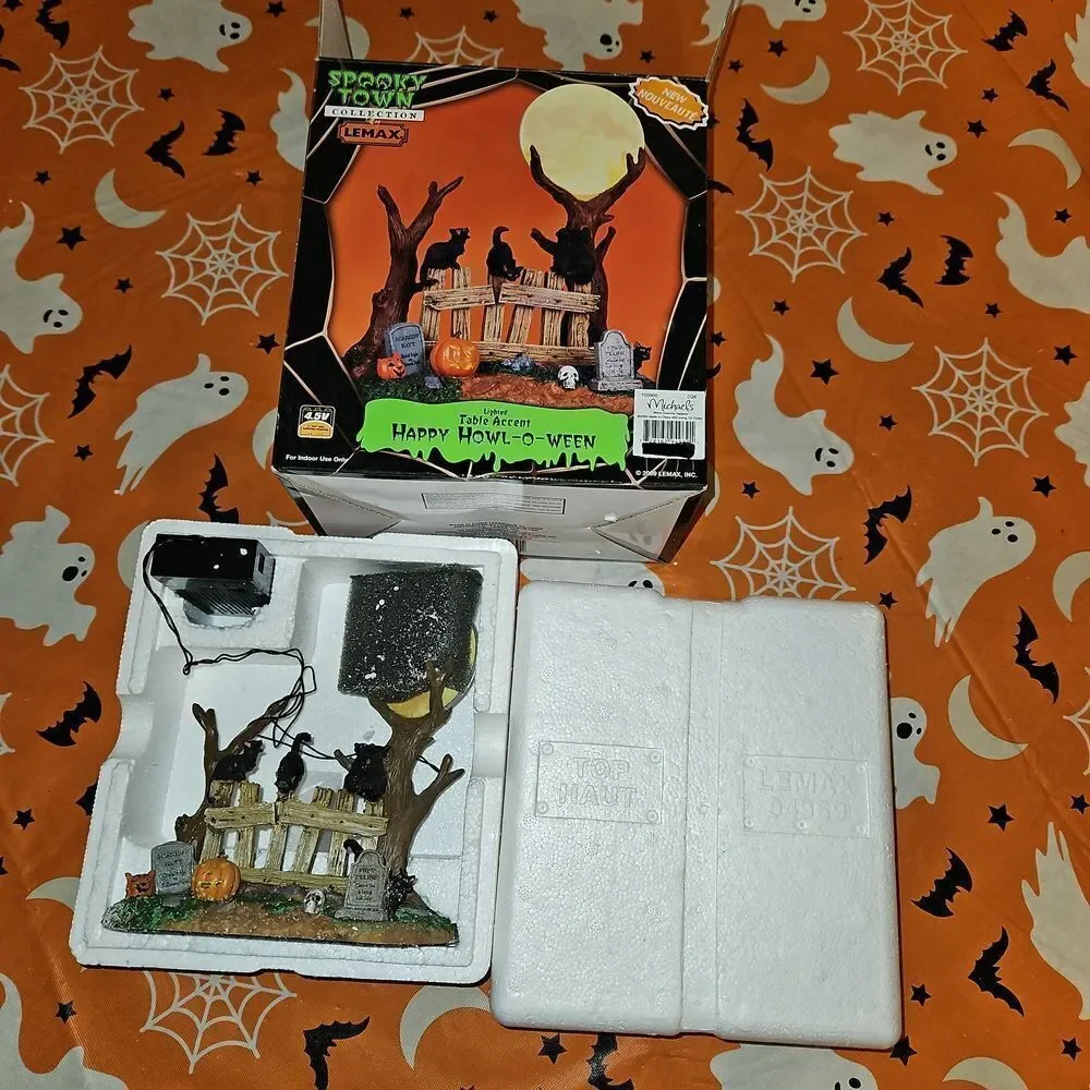 Lemax Spooky Town Happy Howl-o-ween Table Accent
